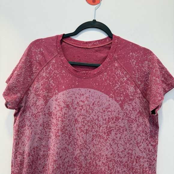 Lululemon Swiftly Tech Short Sleeve Shirt 2.0
Gradient Block Pomegranate si 14 - Picture 5 of 10